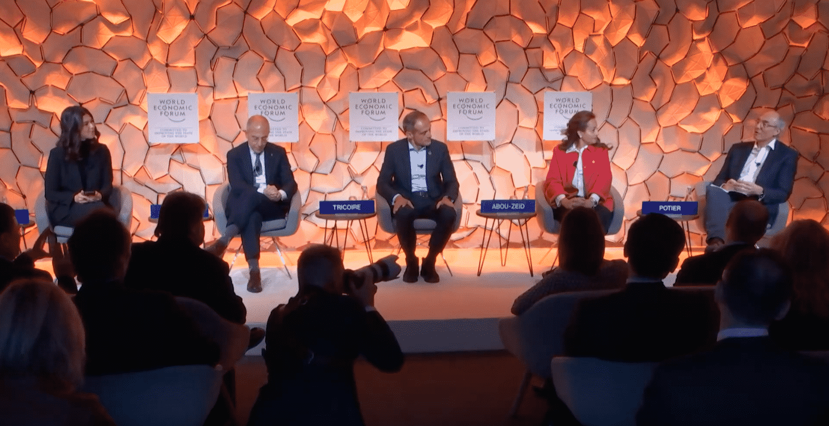 Capter et diffuser en direct le World Economic Forum
